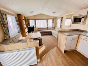 PORTH RETREAT - 3 bedroom self catering caravan close to Porth beach
